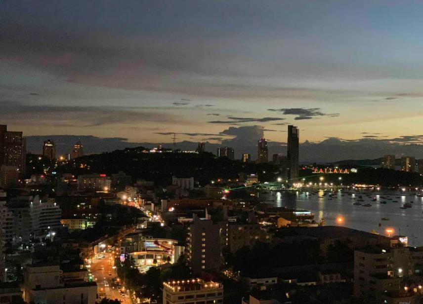Edge Central Pattaya Seaview Residence Esterno foto